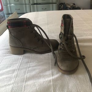 Timmy Hilfiger boots| best offer